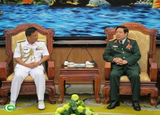 Menhan Vietnam menerima Panglima Angkatan Laut Kerajaan Brunei Darussalam - ảnh 1