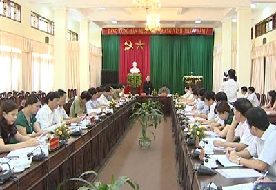 Kepala Departemen Penggerakan Massa Rakyat KS PKV melakukan temu kerja di provinsi  Tuyen Quang. - ảnh 1