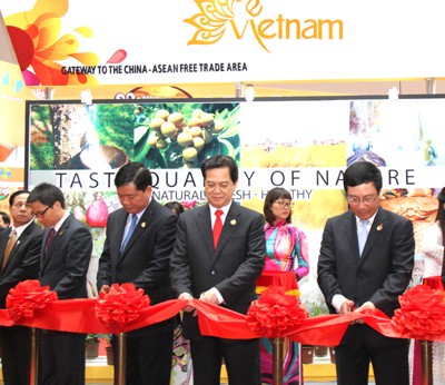 Memperkuat konektivitas perhubungan antara ASEAN dan Tiongkok - ảnh 1