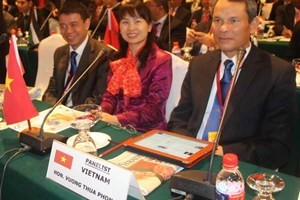 Delegasi Partai Komunis Vietnam menghadiri Kongres Partai UMNO Malaysia - ảnh 1