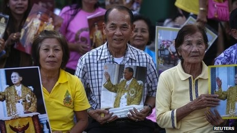 Raja Thailand menyerukan seluruh negeri  supaya bersatu demi kestabilan - ảnh 1