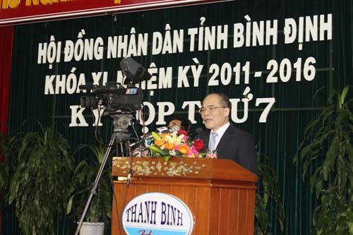Propinsi Binh Dinh perlu membimbing rakyat melaksanakan UUD dan UU yang  baru - ảnh 1