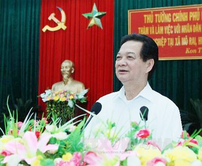 PM Vietnam, Nguyen Tan Dung mengunjungi  propinsi Kon Tum, Gia Lai - ảnh 1