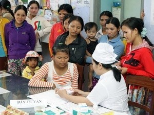 Dana:  Gilaipraung - Seperjalanan dengan pasien etnis minoritas Cham - ảnh 1
