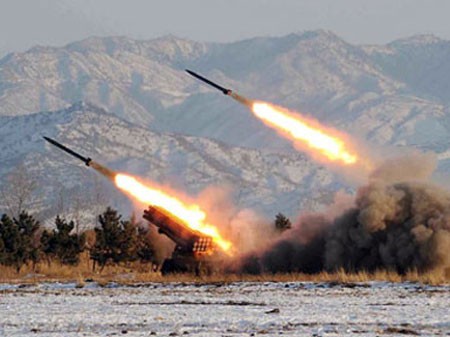 RDR Korea meluncurkan dua rudal balastik  jarak menengah - ảnh 1