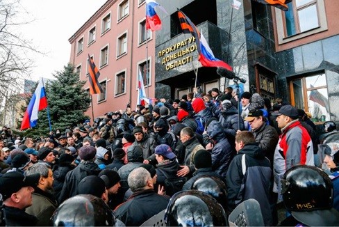 Ukraina Timur: Garis tempur selanjutnya dalam konfrontasi Timur-Barat” - ảnh 1