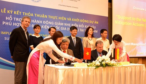 Republik Federasi Jerman memberikan kepada Vietnam Euro 4 juta untuk menanggulangi perubahan iklim - ảnh 1