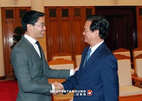 PM Vietnam,Nguyen Tan Dung menerima Direktur Eksekutif Forum Ekonomi Dunia - ảnh 1