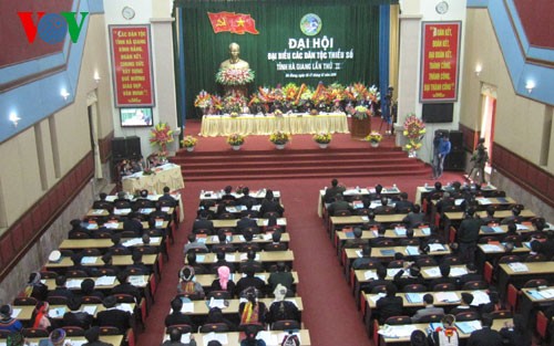 Deputi PM Vu Van Ninh menghadiri Kongres ke-2 Etnis Minoritas propinsi Ha Giang - ảnh 1