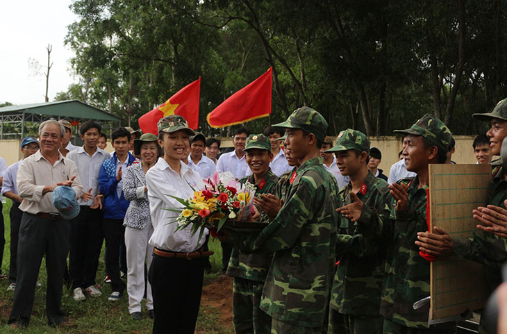 Aktivitas-aktivitas memberingati ultah ke-70 Hari Berdirinya Tentara Rakyat Vietnam - ảnh 1