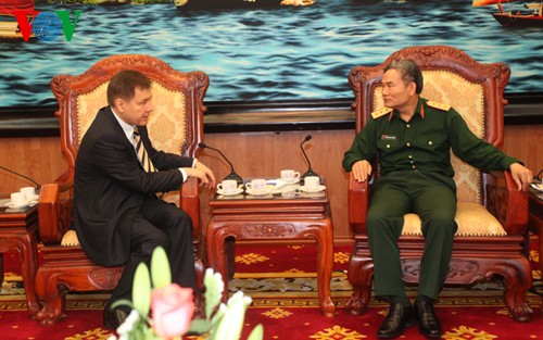 Vietnam dan Ukraina memperkuat kerjasama pertahanan - ảnh 1