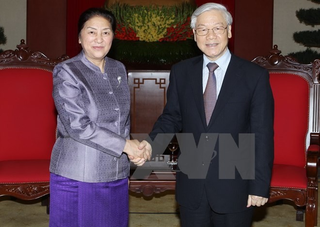 Sekjen KS PKV, Nguyen Phu Trong menerima Ketua Parlemen Laos - ảnh 1