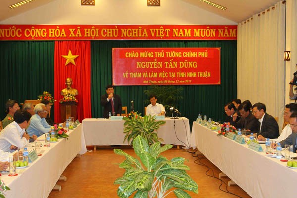 PM  Vietnam Nguyen Tan Dung melakukan kunjungan kerja di propinsi Ninh Thuan. - ảnh 1