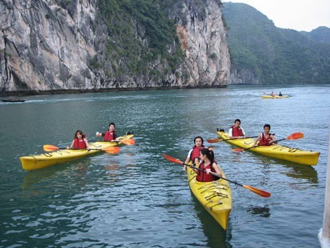 Penjelasan tentang olahraga mengayuh kayak di Vietnam - ảnh 2