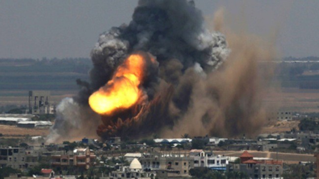 Israel melakukan serangan udara terhadap Jalur Gaza - ảnh 1