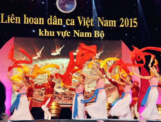 Catatan dari Festival  ke- 6 lagu rakyat  Vietnam  kawasan Nam Bo - ảnh 1
