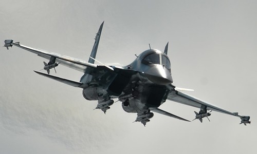 Rusia merekomendasikan  untuk berhubungan dengan AS tentang operasi serangan udara di Suriah - ảnh 1