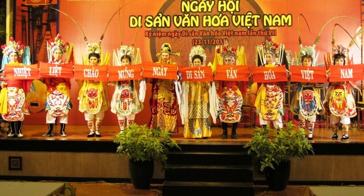 Pekan “Persatuan besar bangsa-bangsa Pusaka budaya Vietnam” diadakan - ảnh 1