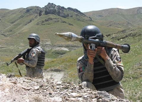 Tembakan meriam berlangsung di perbatasan Afghanistan-Pakistan - ảnh 1