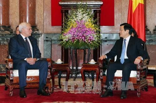  Presiden Vietnam,  Truong Tan Sang menerima Gubernur kota Saint- Petersburg, Federasi Rusia  - ảnh 1