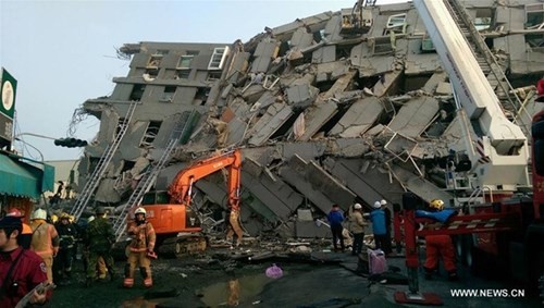 Turut menstabilkan psikologi para diaspora Vietnam yang terpengaruh gempa bumi di Taiwan - ảnh 1
