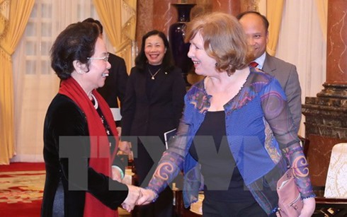 Wapres Vietnam, Nguyen Thi Doan menerima Ketua Kelompok Legislator Persahabatan Perancis-Vietnam - ảnh 1