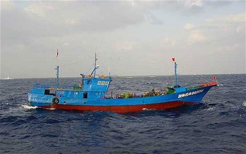 Malaysia memberikan peringatan akan menenggelamkan kapal ikan asing yang melanggar wilayah lautnya - ảnh 1