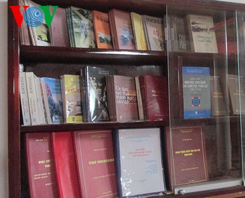 Perpustakaan buku Inrahani - tempat mengkonservasikan buku-buku  bernilai untuk masyarakat etnis Cham - ảnh 1