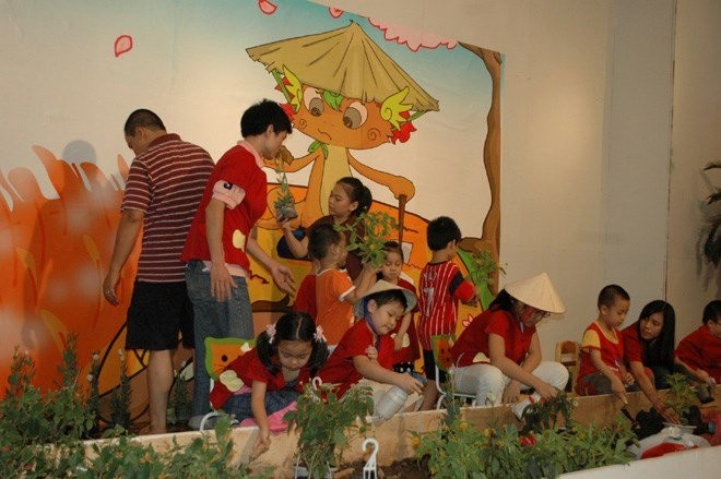 Ibukota Hanoi melakukan aktivitas-aktivitas bergelora pada Festival Anak-Anak Internasional  - ảnh 3