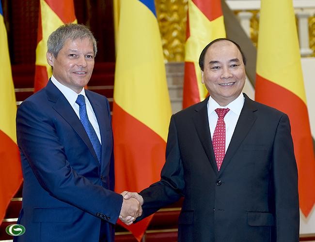    PM Romania mengakhiri dengan baik kunjungan resmi di Vietnam - ảnh 1