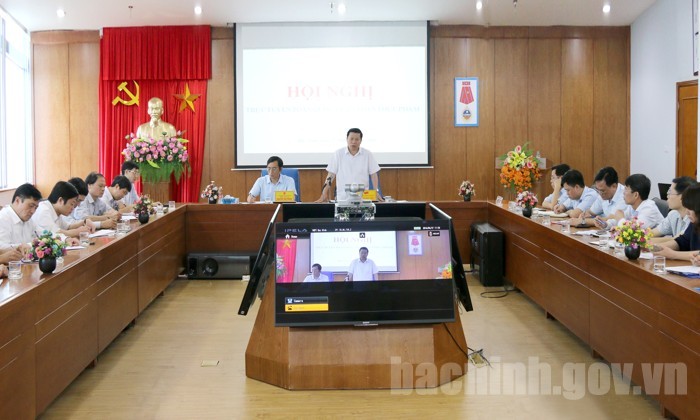 Deputi PM Vietnam, Vu Duc Dam memeriksa  penjaminan  keselamatan bahan makanan di propinsi Bac Ninh  - ảnh 1