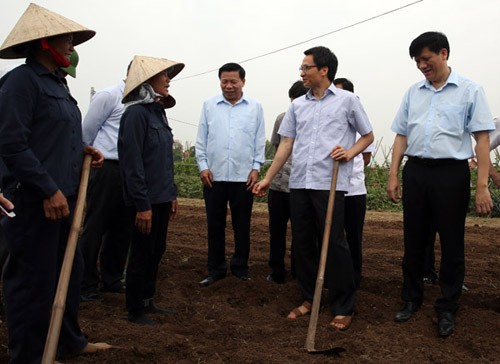 Deputi PM Vietnam, Vu Duc Dam melakukan kunjungan kerja di propinsi Bac Ninh - ảnh 1