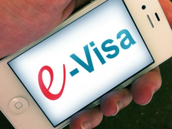 E-visa akan diujicobakan untuk turis asing dalam waktu dua tahun - ảnh 1
