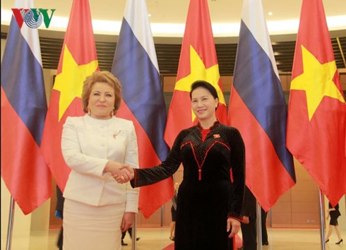MN Vietnam - Dewan Federal Rusia memperkuat koordinasi mengawasi dan melaksanakan semua naskah kerjasama - ảnh 1