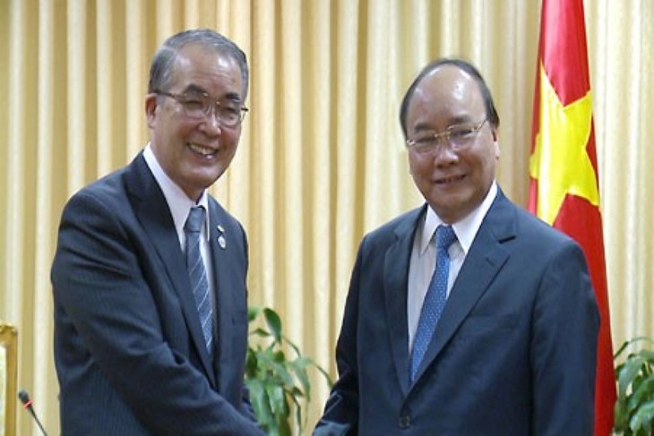 PM Vietnam, Nguyen Xuan Phuc menerima Gubernur propinsi Nagasaki, Jepang - ảnh 1