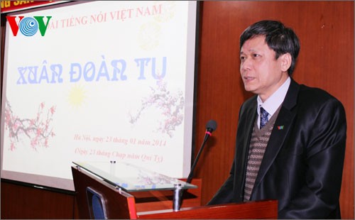 Во Вьетнаме проходят различные новогодние мероприятия для вьетнамских эмигрантов - ảnh 2