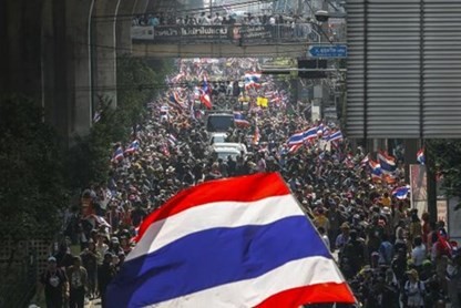 Таиланд: оппозиция не будет препятствовать выборам, но проводит марши - ảnh 1