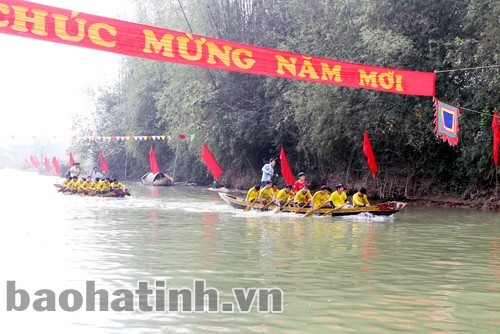 Новогодние фестивали в разных провинциях и городах Вьетнама - ảnh 1