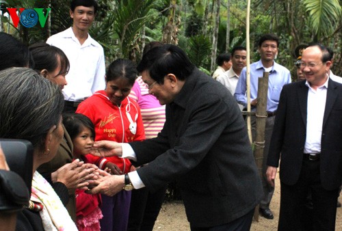 Президент СРВ Чыонг Тан Шанг посетил провинцию Биньдинь с рабочим визитом - ảnh 2