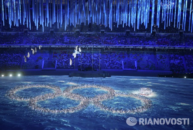 Россия заняла лидирующее место в командном зачете на Зимней Олимпиаде в Сочи  - ảnh 2