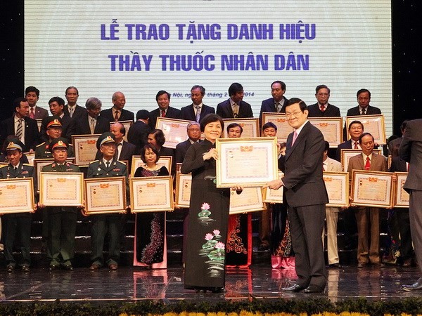 Президент СРВ принял участие во встрече, посвящённой Дню вьетнамского врача - ảnh 1