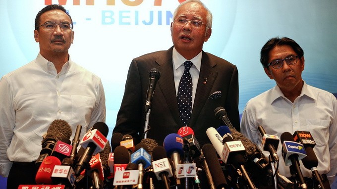 Малайзийский премьер: пока невозможно подтвердить, что пропавший самолет подвергся угону - ảnh 1
