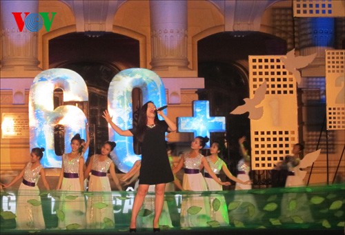 Фотографии с акции «Час Земли-2014» в Ханое - ảnh 2