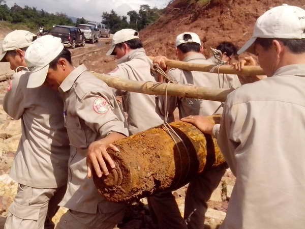 Организация «Дерево мира» оказывает активное содействие обезвреживанию бомб и мин во Вьетнаме - ảnh 1