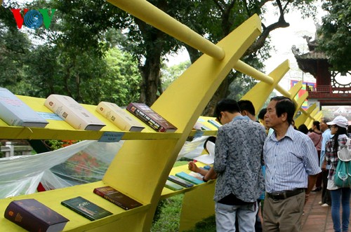 День книг: развитие культуры чтения во Вьетнаме - ảnh 3