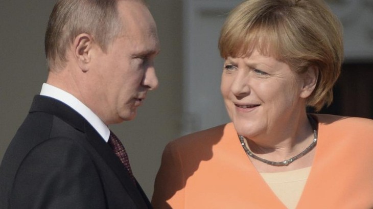 Лидеры России и Германии обсудили по телефону ситуацию на Украине - ảnh 1