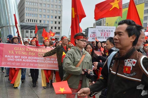 Вьетнамцы во всём мире осуждают Китай за нарушение суверенитета своей страны - ảnh 2