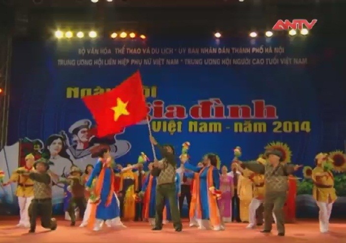 Во Вьетнаме проходят различные мероприятия по случаю Дня вьетнамской семьи 28 июня - ảnh 1