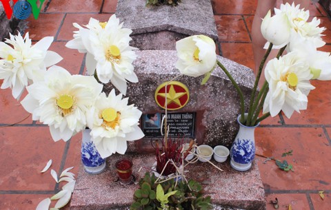 Ханойцы чтят память павших за Родину солдат - ảnh 9