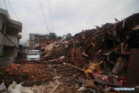Число погибших при землетрясении в Китае достигло 615 человек - ảnh 1